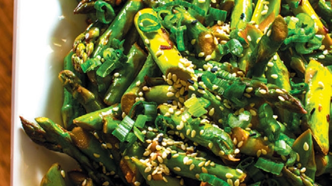 easy asian asparagus with sesame soy glaze